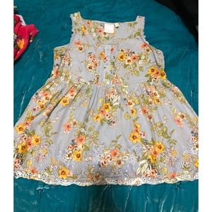 Flowy spring floral buttoned blouse tank